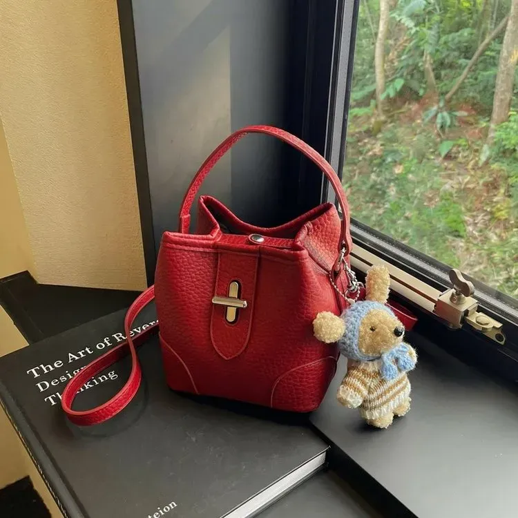 Tas Selempang Wanita Model Quilted Warna Hitam Bentuk Kotak Tali Panjang Grosir Import
