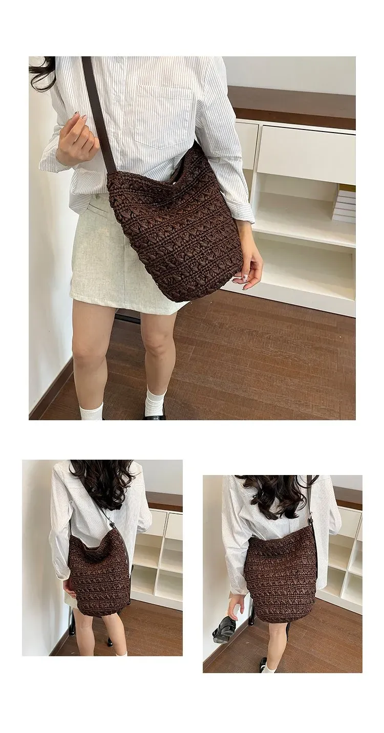 Tas Bucket Wanita Bahan PU Sintetis Tekstur Anyam Bentuk Bucket Tali Panjang Grosir Import