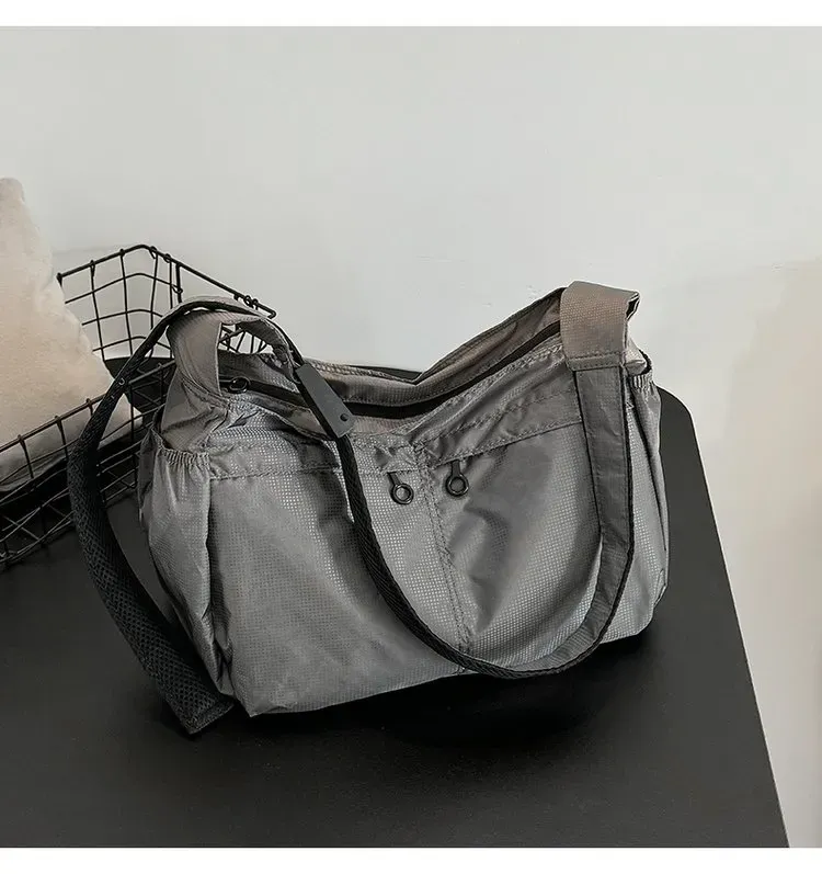 Tas Selempang Wanita Bahan PU Sintetis Polos Warna Hitam Model Hobo Tali Lebar untuk Reseller