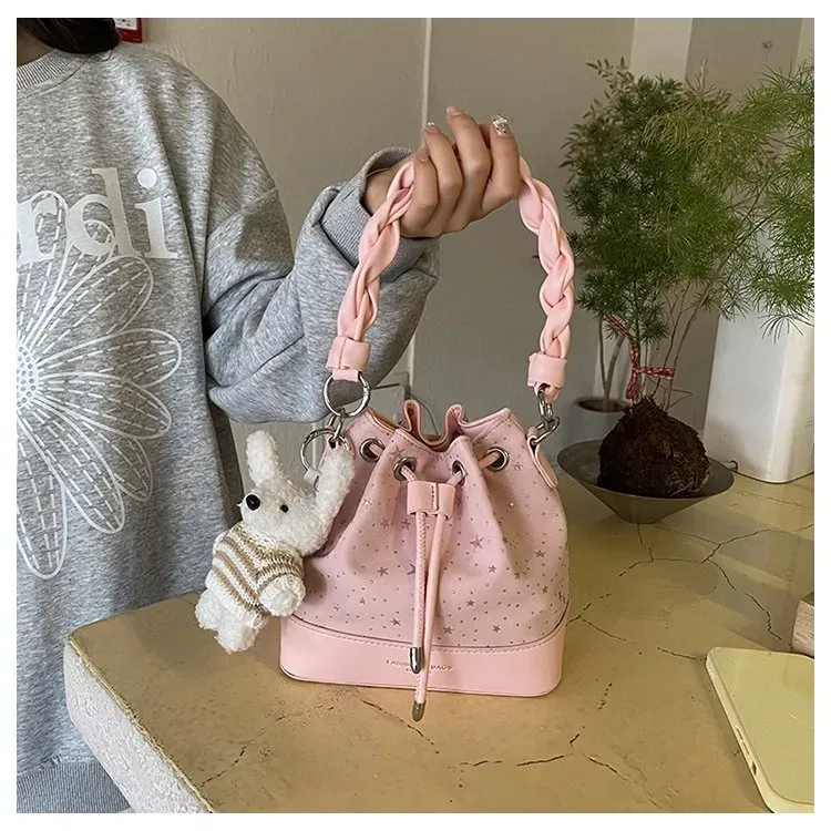 Tas Bucket Wanita Bahan PU Sintetis Motif Print Bentuk Bucket Tali Lebar Grosir Import