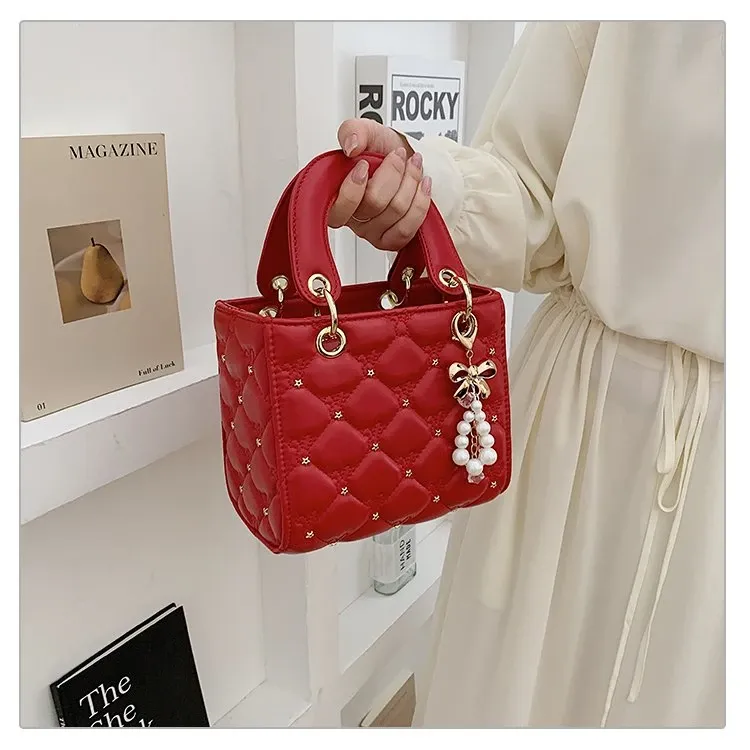 Tas Selempang Wanita Bahan PU Sintetis Model Quilted Warna Pink Bentuk Kotak Resleting Grosir