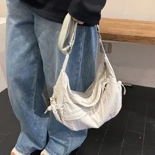 Tas Selempang Wanita Bahan PU Sintetis Polos Model Hobo Tali Serut Model Flap Grosir Import