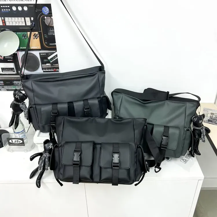 Tas Selempang Pria Bahan PU Sintetis Polos Warna Hitam Bentuk Kotak Tali Panjang Grosir Import