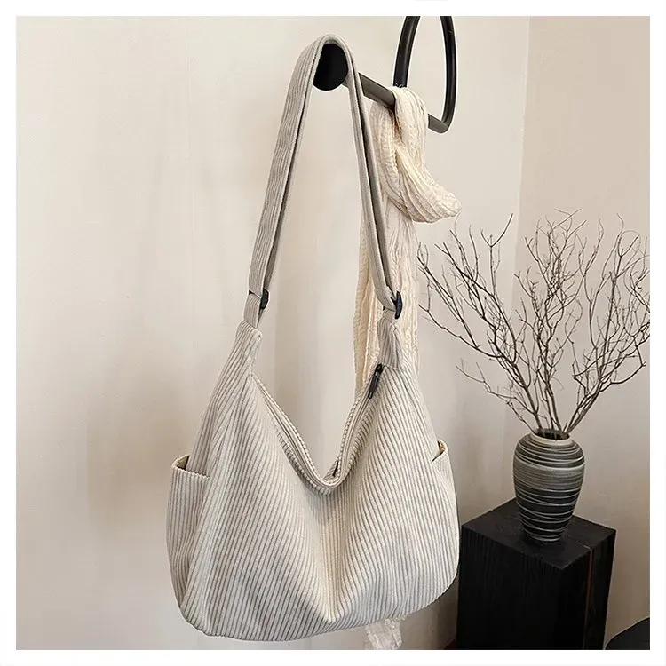 Tas Selempang Pria Bahan PU Sintetis Polos Warna Hitam Bentuk Kotak Tali Panjang Grosir Import