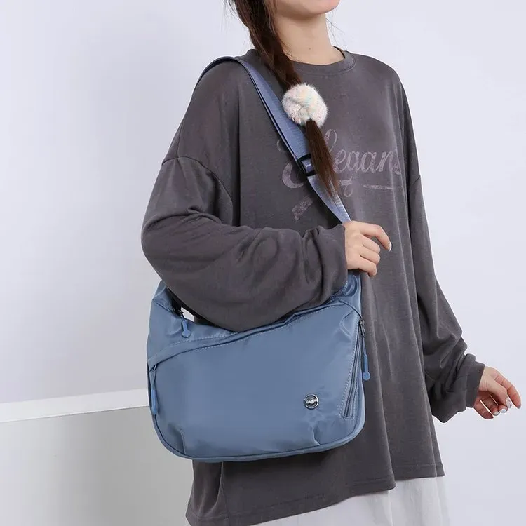 Tas Bahu Wanita Bahan Nylon Motif Print Warna Putih Bentuk Kotak Tali Lebar Grosir Import