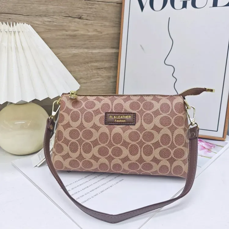 Tas Selempang Wanita Bahan PU Sintetis Motif Print Warna Hitam Bentuk Kotak Tali Katalog Grosir