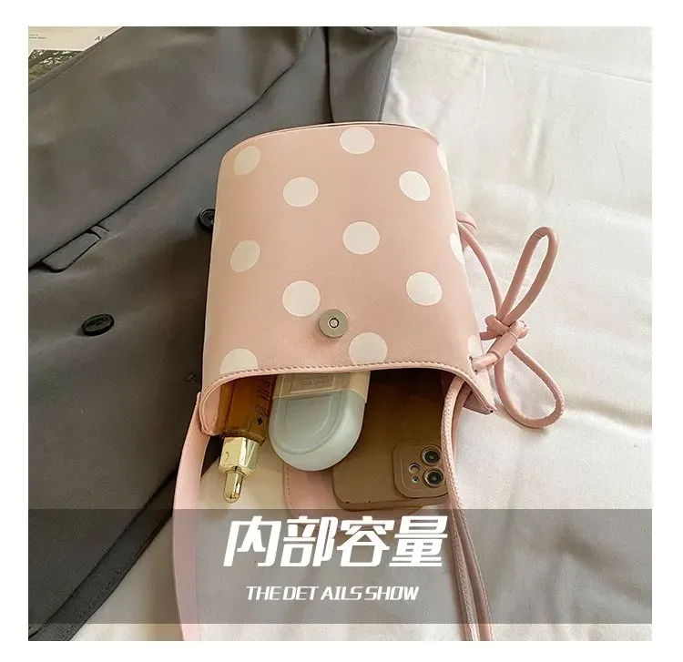 Tas Bucket Wanita Bahan PU Sintetis Motif Polkadot Warna Pink Bentuk Bucket Tali Grosir Import