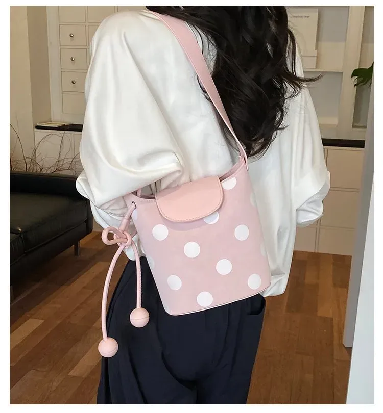 Tas Bucket Wanita Bahan PU Sintetis Motif Polkadot Warna Pink Bentuk Bucket Tali Grosir Import