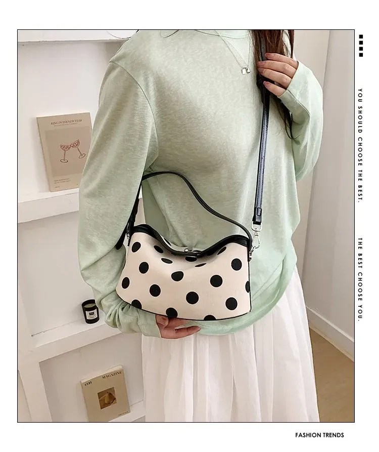 Tas Selempang Wanita Bahan PU Sintetis Motif Polkadot Warna Hitam Bentuk Resleting Grosir