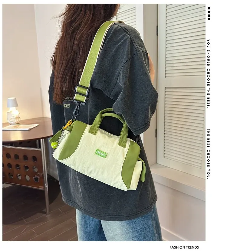 Tas Selempang Wanita Bahan Nylon Polos Warna Hijau Bentuk Kotak Tali Panjang Dengan Gantungan