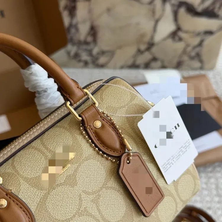 Tas Selempang Wanita Bahan PU Sintetis Polos Warna Pink Bentuk Kotak Tali Model Minimalis