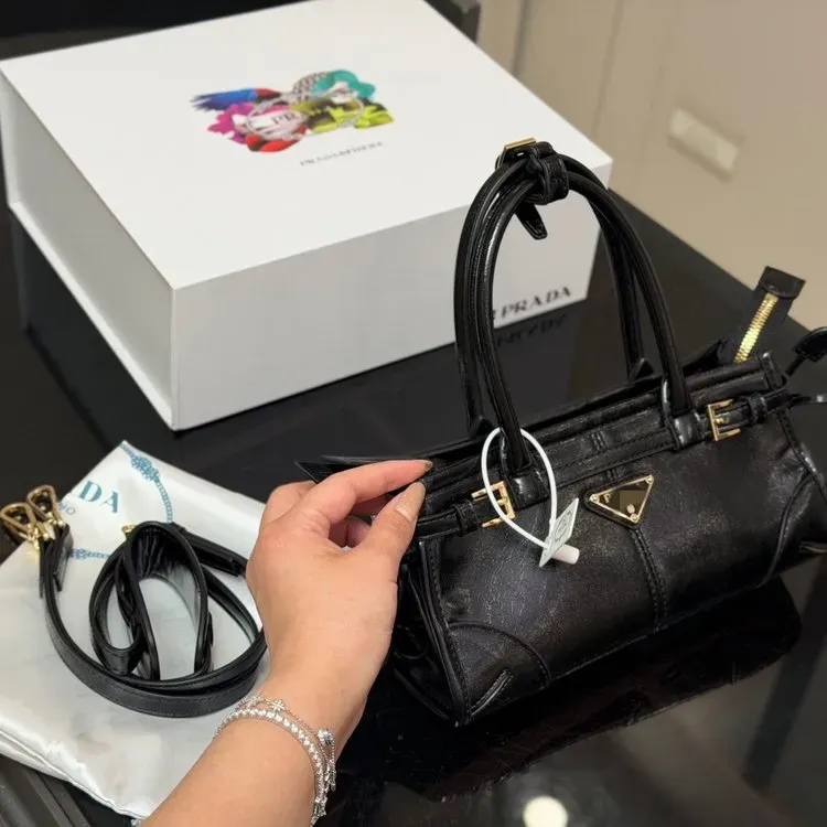 Tas Selempang Wanita Bahan PU Sintetis Motif Croco Warna Putih Bentuk Kotak Tali Grosir Import