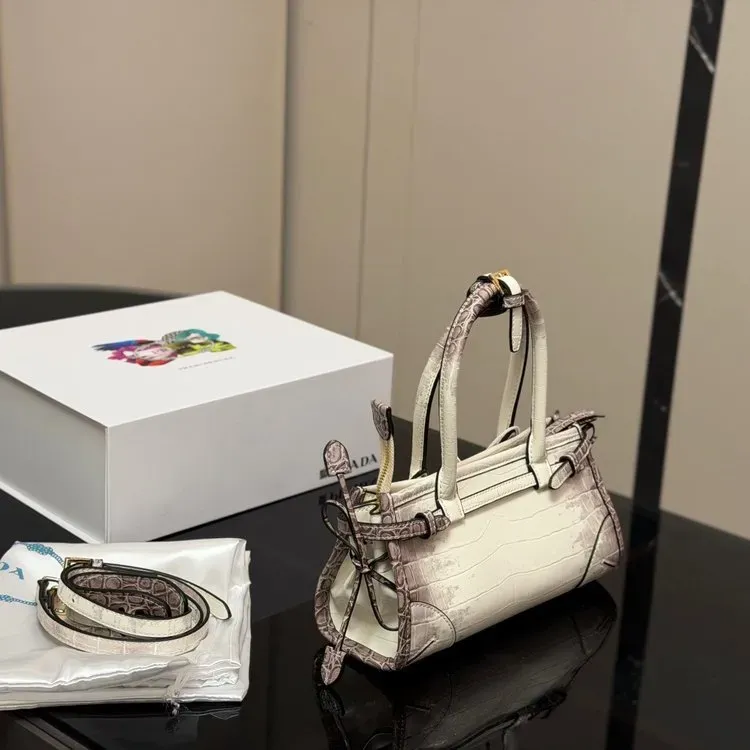 Tas Selempang Wanita Bahan PU Sintetis Motif Croco Warna Putih Bentuk Kotak Tali Grosir Import