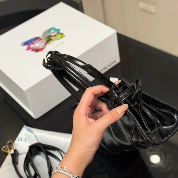 Tas Selempang Wanita Bahan PU Sintetis Motif Croco Warna Putih Bentuk Kotak Tali Grosir Import