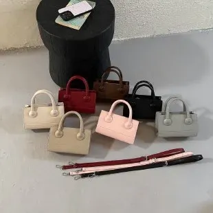 Tas Selempang Wanita Bahan PU Sintetis Polos Warna Hitam Bentuk Kotak Tali Serut Grosir Import