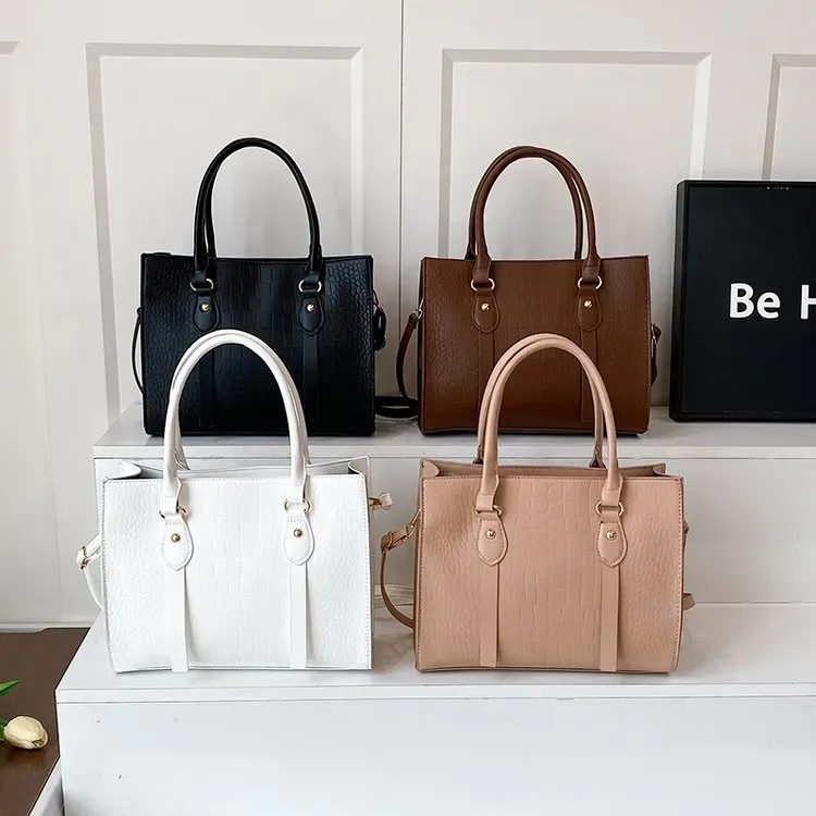 Tas Selempang Wanita Bahan PU Sintetis Polos Warna Hitam Bentuk Kotak Tali Stok Grosir