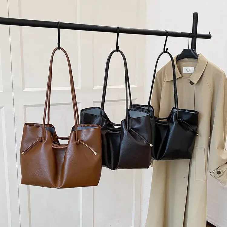 Tas Selempang Wanita Bahan PU Sintetis Polos Warna Hitam Bentuk Kotak Tali Stok Grosir