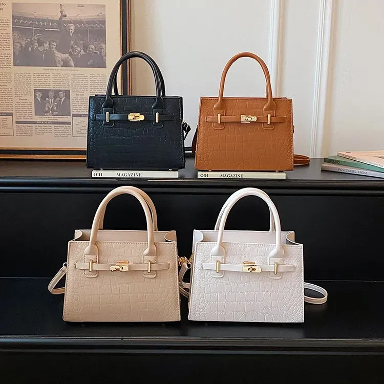 Tas Selempang Wanita Bahan PU Sintetis Polos Warna Hitam Bentuk Kotak Tali Stok Grosir