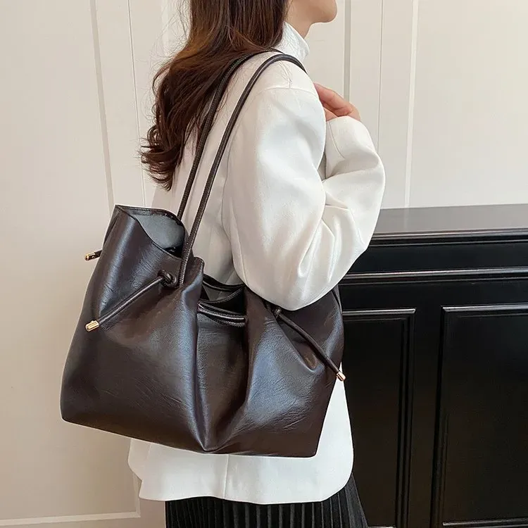 Tas Selempang Wanita Bahan PU Sintetis Polos Warna Hitam Bentuk Kotak Tali Stok Grosir