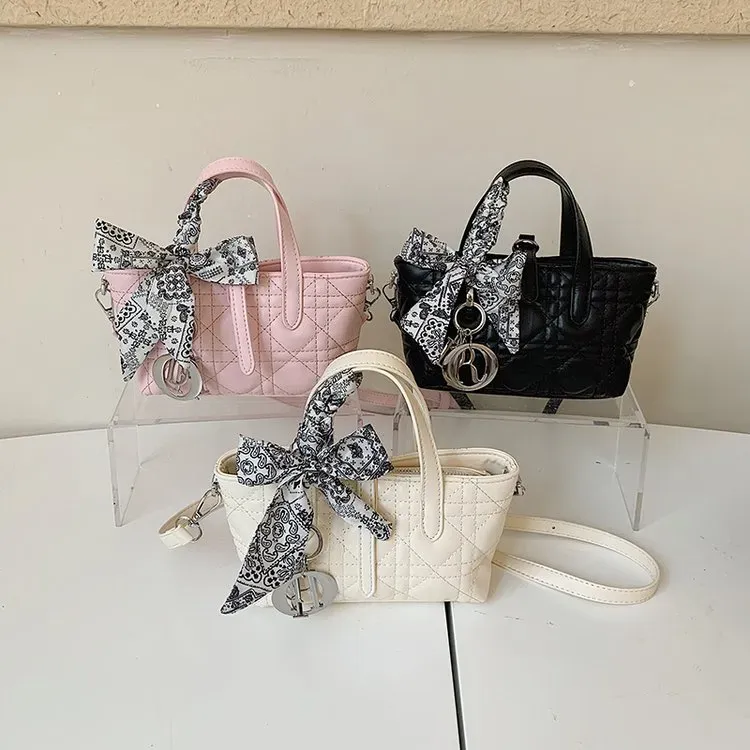 Tas Selempang Wanita Bahan PU Sintetis Motif Print Warna Hitam Bentuk Kotak Tali Stok China