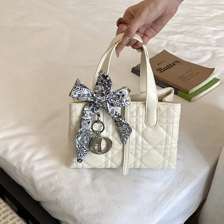 Tas Selempang Wanita Bahan PU Sintetis Motif Print Warna Hitam Bentuk Kotak Tali Grosir Import