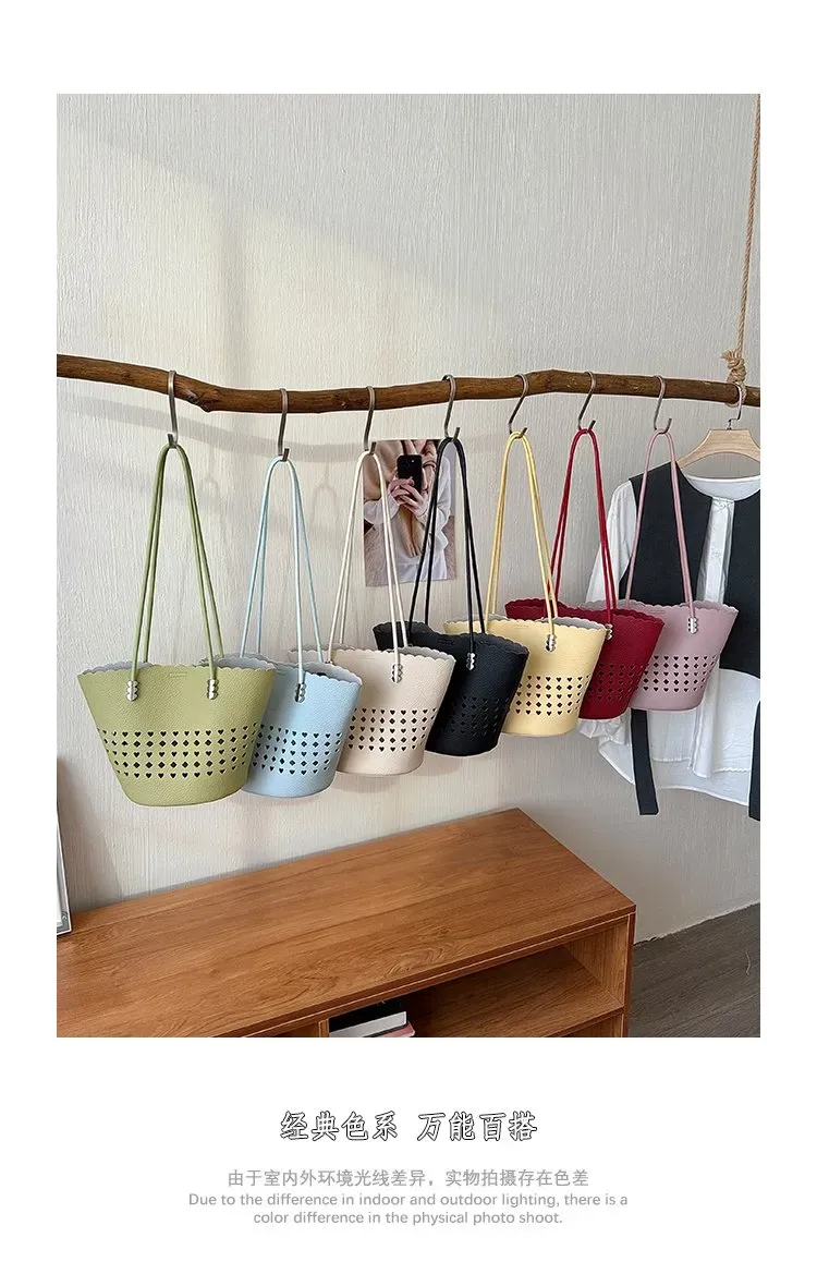 Tas Bucket Wanita Bahan PU Sintetis Motif Lubang Berbentuk Segitiga Warna Putih Grosir Import