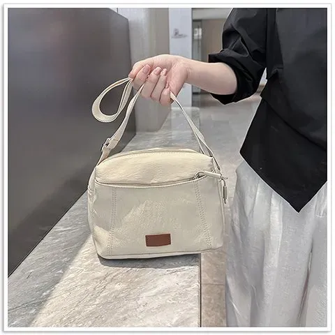 Tas Selempang Wanita Bahan Nylon Polos Warna Kuning Bentuk Kotak Tali Panjang Resleting Grosir