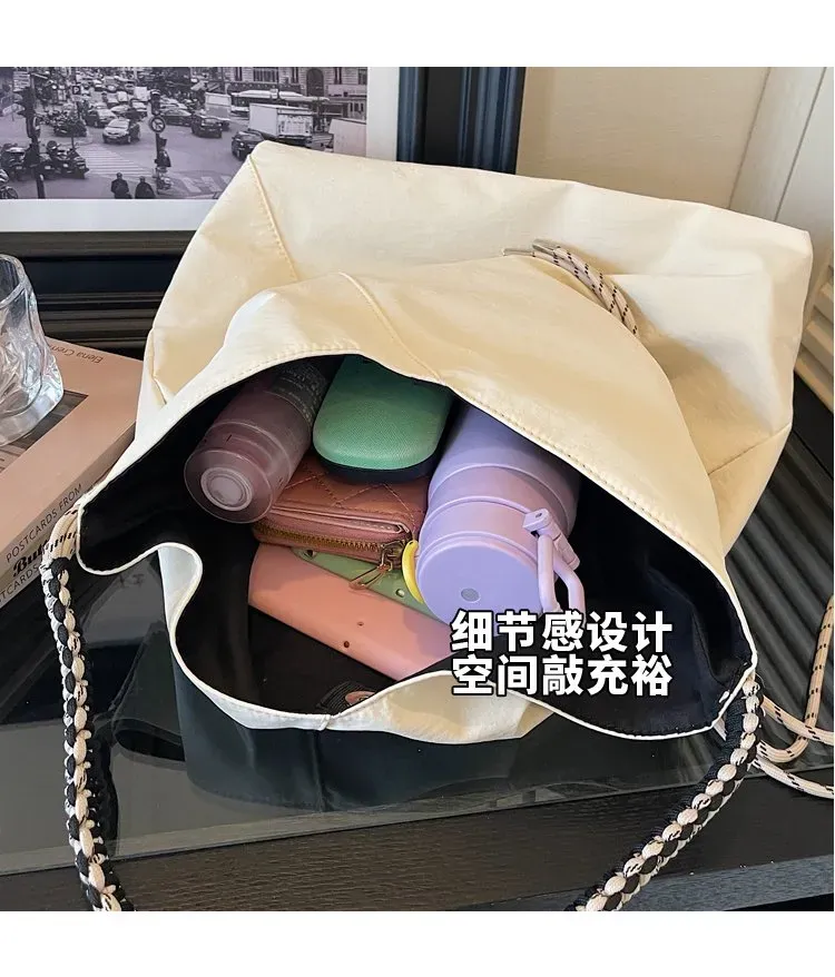 Tas Selempang Wanita Bahan Nylon Polos Warna Putih Model Hobo Tali Rantai Grosir Import