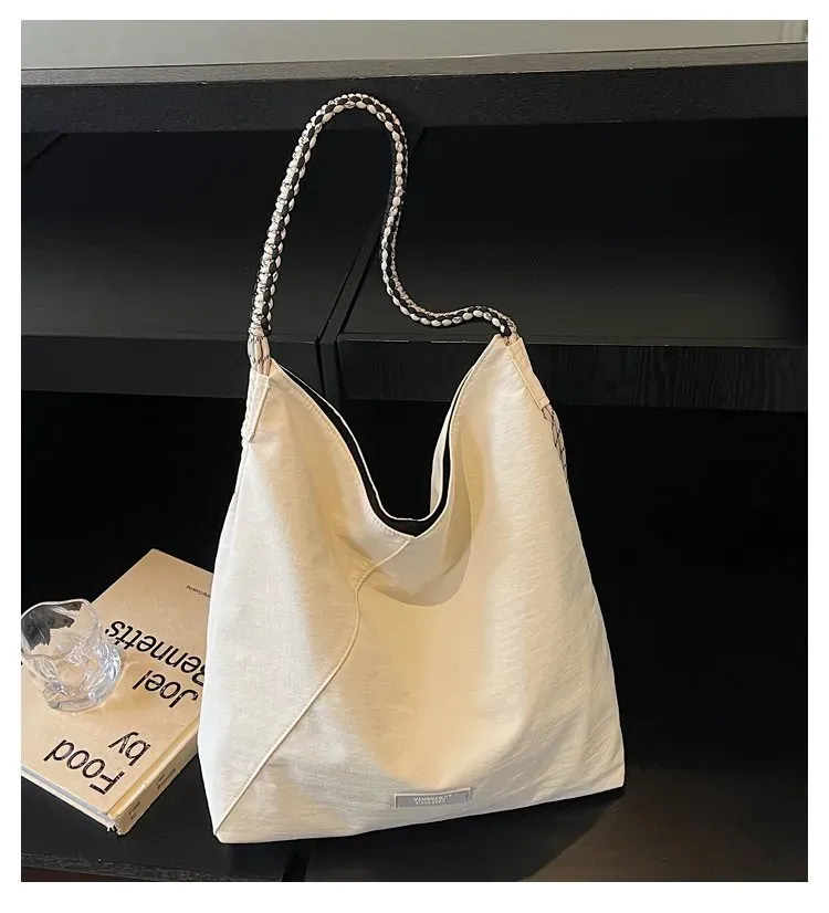 Tas Selempang Wanita Bahan Nylon Polos Warna Putih Model Hobo Tali Rantai Grosir Import