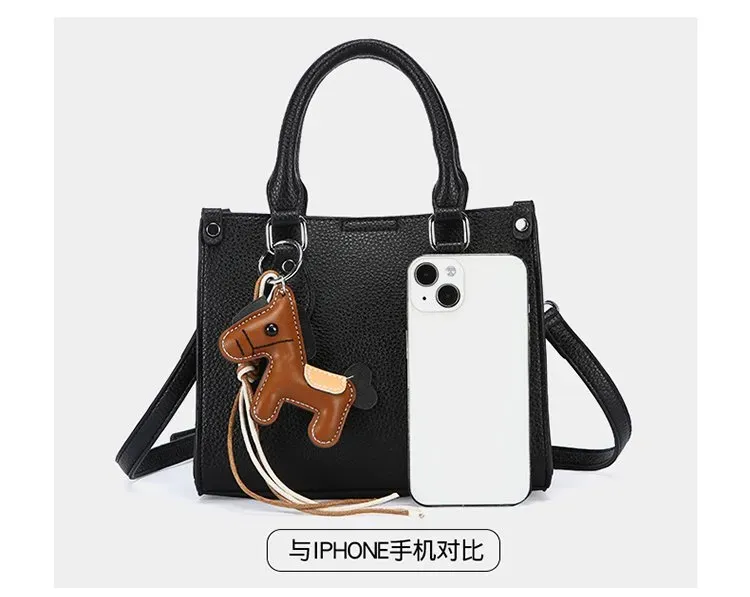 Tas Selempang Wanita Bahan Kain Polos Warna Hitam Bentuk Kotak Tali Panjang Resleting Grosir