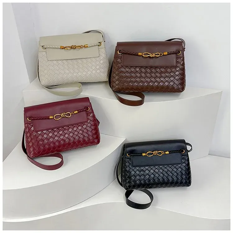 Tas Selempang Wanita Bahan PU Sintetis Model Quilted Bentuk Kotak Tali Panjang untuk Reseller