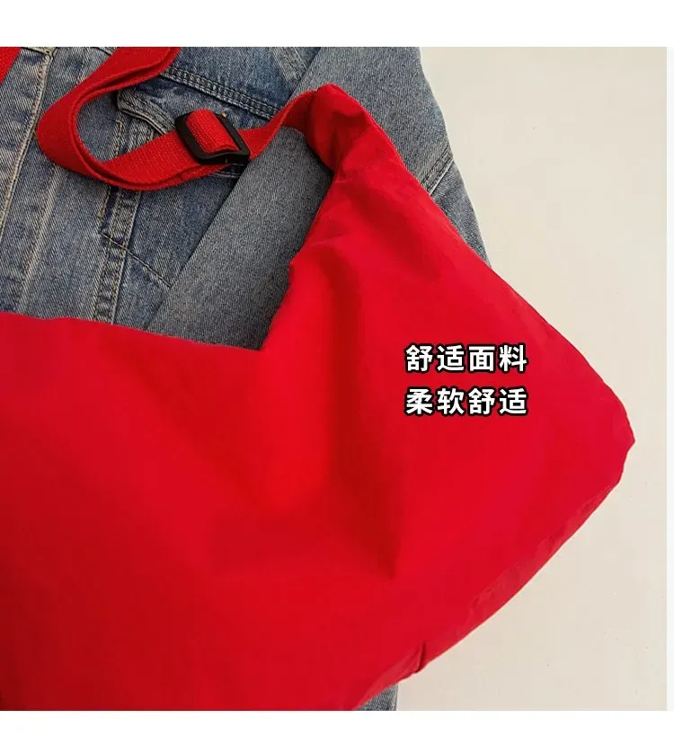 Tas Selempang Wanita Bahan PU Sintetis Polos Warna Merah Model Hobo Tali Lebar Grosir Import