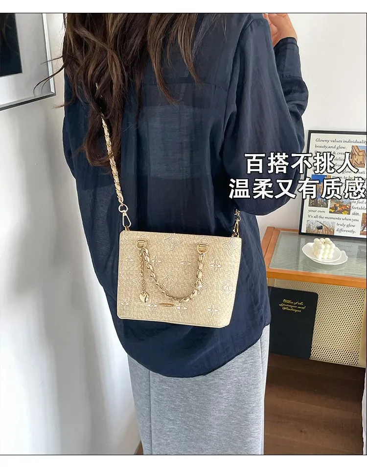 Tas Selempang Wanita Bahan PU Sintetis Motif Print Warna Putih Bentuk Kotak Tali