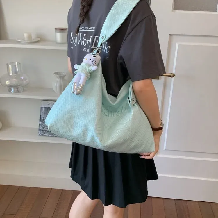 Tas Selempang Wanita Bahan PU Sintetis Model Quilted Model Hobo Tali Lebar Grosir Import