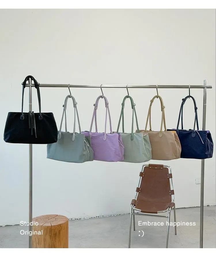 Tas Selempang Wanita Bahan Nylon Polos Warna Hitam Bentuk Kotak Tali Lebar Model Import