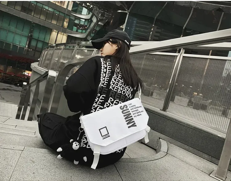 Tas Selempang Wanita Bahan Nylon Motif Print Warna Putih Bentuk Kotak Tali Lebar Grosir Import