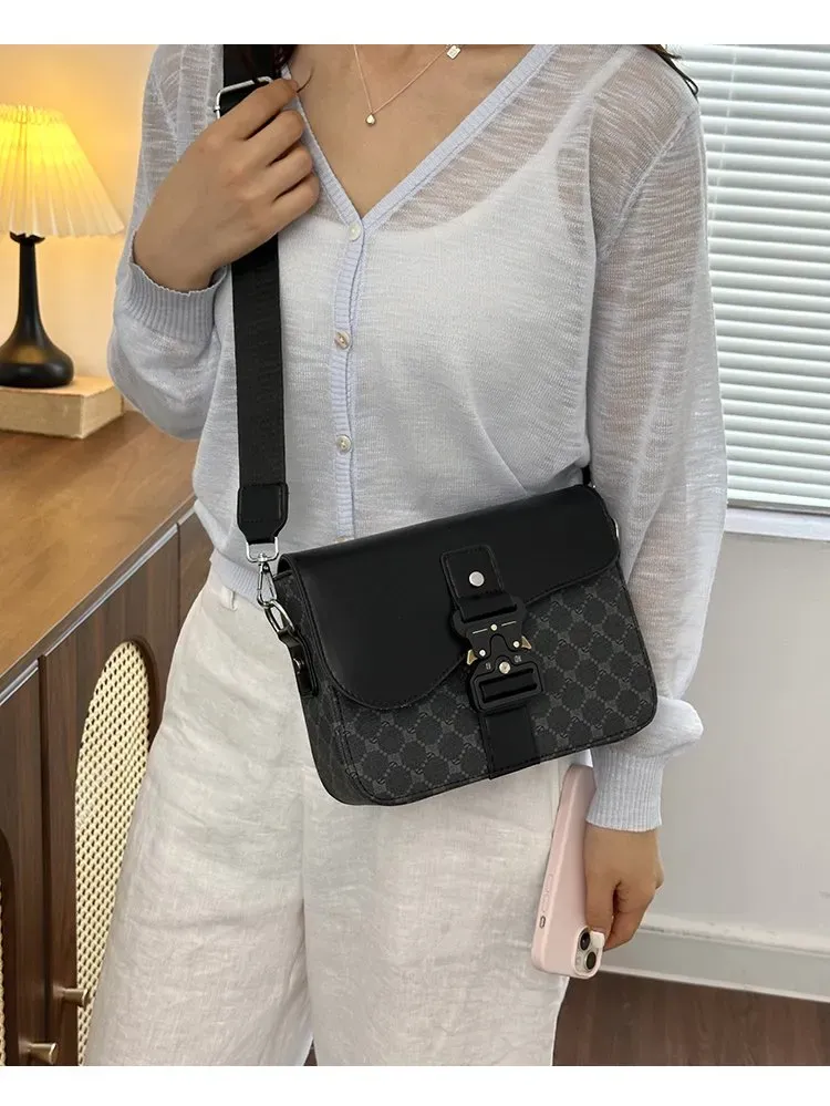 Tas Selempang Wanita Bahan PU Sintetis Motif Print Warna Hitam Bentuk Kotak Tali Polos Grosir