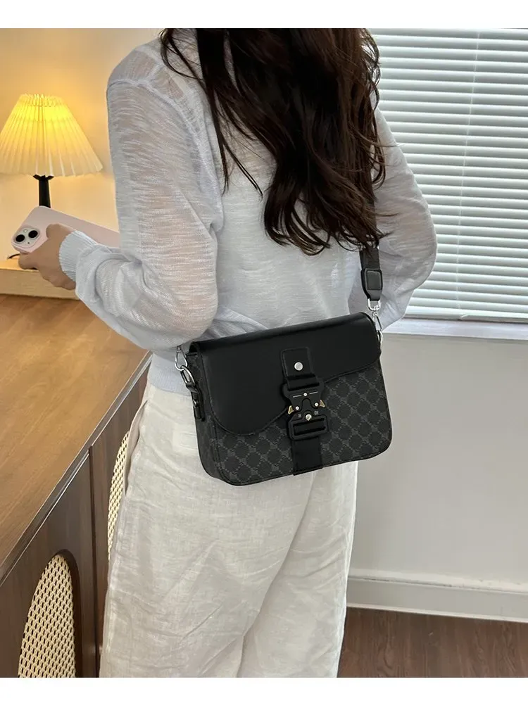 Tas Selempang Wanita Bahan PU Sintetis Motif Print Warna Hitam Bentuk Kotak Tali Polos Grosir