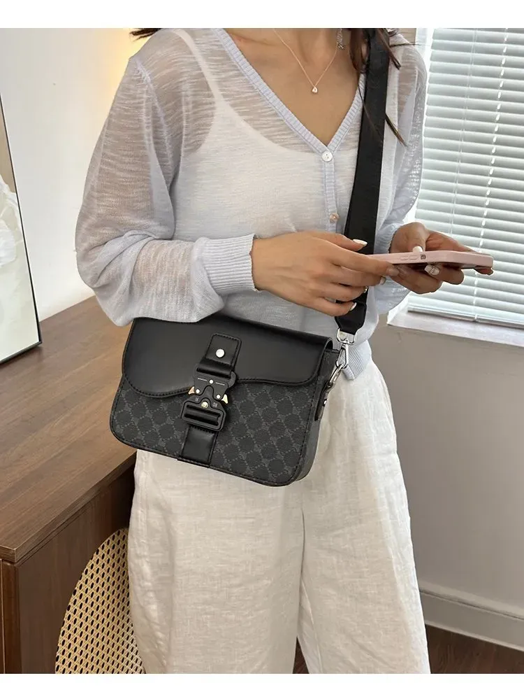 Tas Selempang Wanita Bahan PU Sintetis Motif Print Warna Hitam Bentuk Kotak Tali Polos Grosir