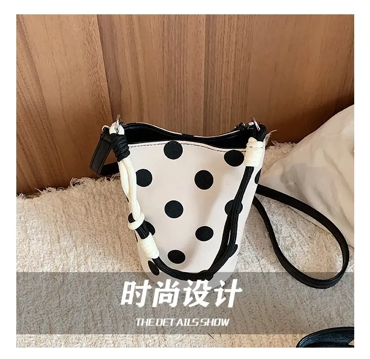 Tas Bucket Wanita Bahan PU Sintetis Motif Polkadot Bentuk Bucket Tali Panjang Grosir Import