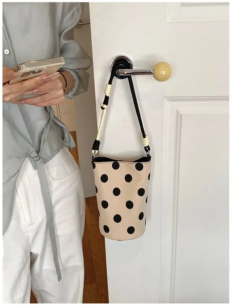 Tas Bucket Wanita Bahan PU Sintetis Motif Polkadot Bentuk Bucket Tali Panjang Grosir Import