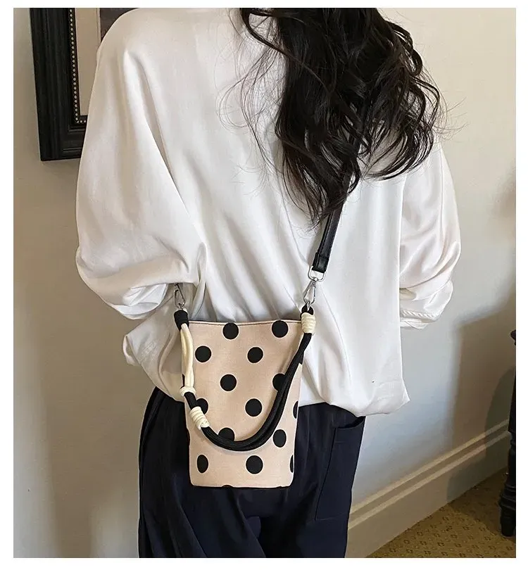 Tas Bucket Wanita Bahan PU Sintetis Motif Polkadot Bentuk Bucket Tali Panjang Grosir Import