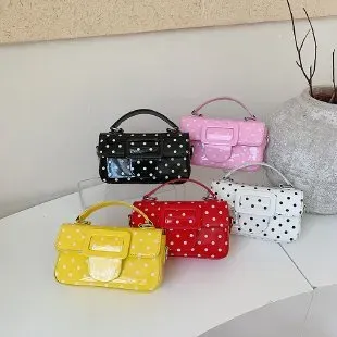 Tas Selempang Wanita Bahan PU Sintetis Motif Polkadot Warna Hitam Bentuk Kotak untuk Jualan