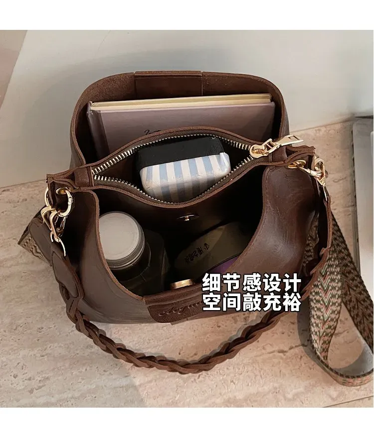 Tas Bucket Wanita Bahan PU Sintetis Polos Bentuk Bucket Tali Lebar Resleting untuk Reseller