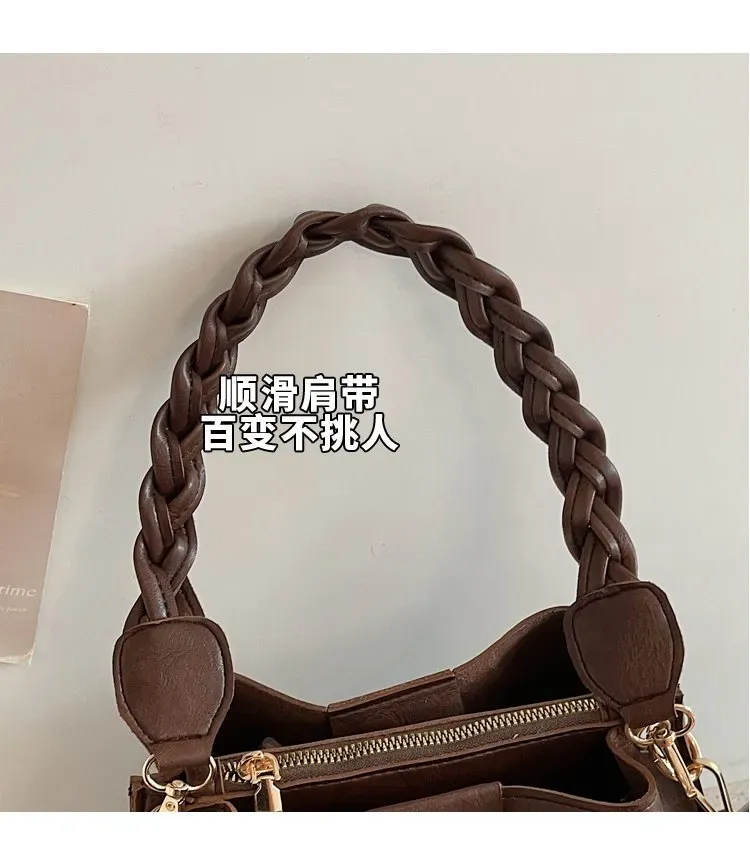Tas Bucket Wanita Bahan PU Sintetis Polos Bentuk Bucket Tali Lebar Resleting untuk Reseller
