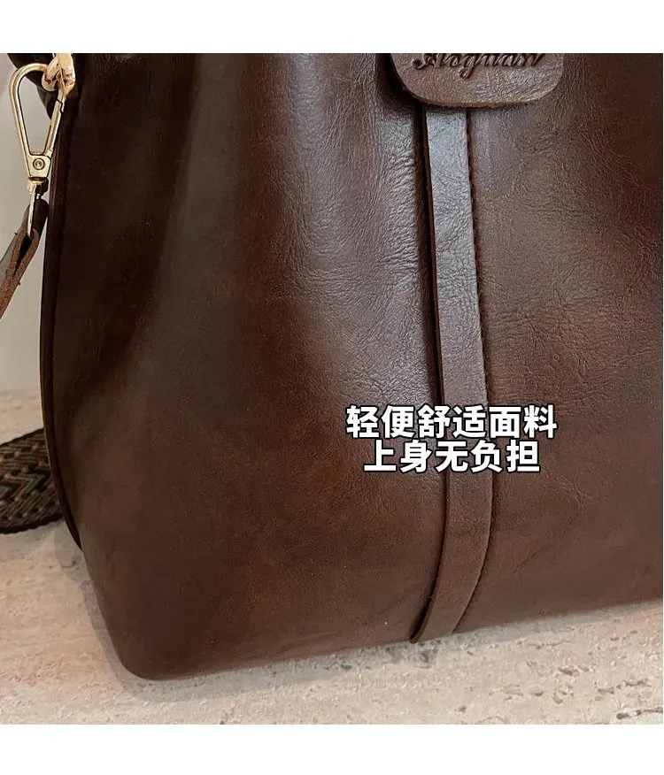 Tas Bucket Wanita Bahan PU Sintetis Polos Bentuk Bucket Tali Lebar Resleting untuk Reseller