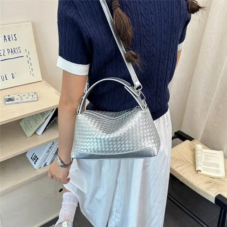 Tas Selempang Wanita Bahan PU Sintetis Tekstur Anyam Warna Biru Model Hobo Tali Grosir Import