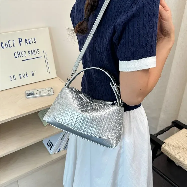 Tas Selempang Wanita Bahan PU Sintetis Tekstur Anyam Warna Biru Model Hobo Tali Grosir Import