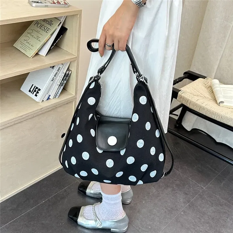 Tas Selempang Wanita Bahan PU Sintetis Motif Polkadot Warna Hitam Model Hobo Katalog Grosir
