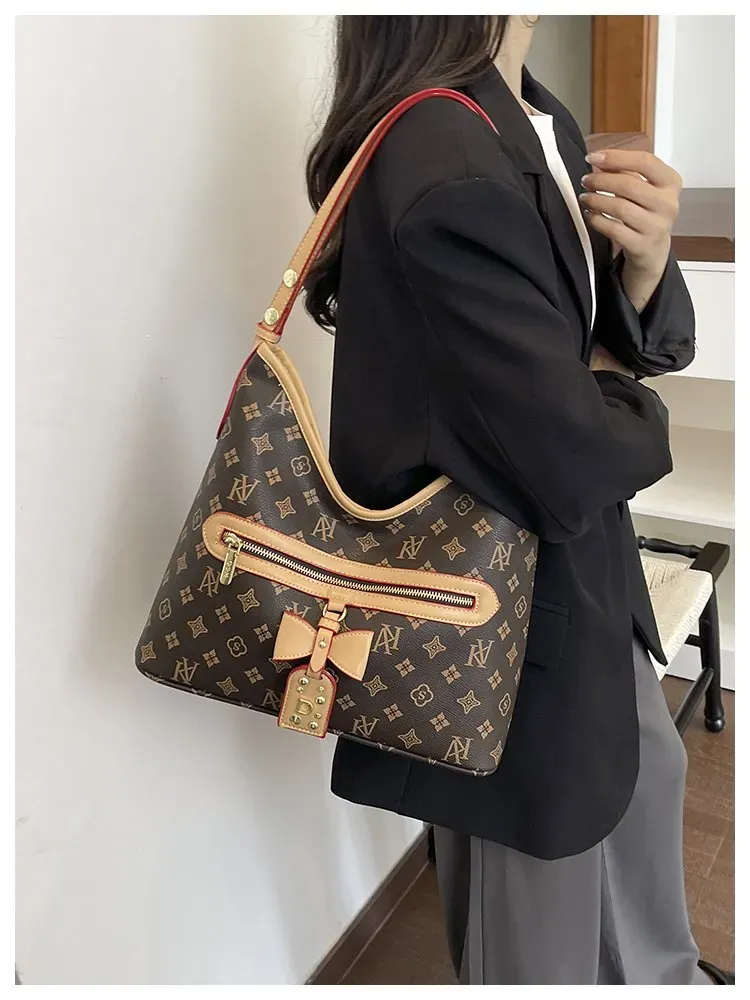 Tas Selempang Wanita Bahan PU Sintetis Motif Print Model Hobo Tali Panjang Resleting Grosir